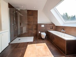 Spacious Holiday Home With Garden