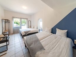 Spacious Holiday Home With Garden