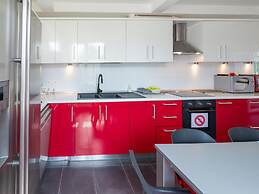 Spacious Holiday Home With Garden