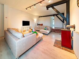 Spacious Holiday Home With Garden