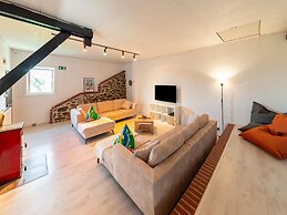 Spacious Holiday Home With Garden