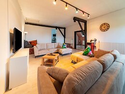 Spacious Holiday Home With Garden