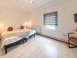 Spacious Holiday Home With Garden