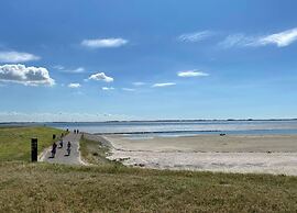 Luxe Stay With Sauna & Garden