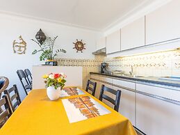 Cosy Apartment With Family