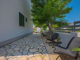 Cosy Apartment in Pag
