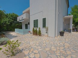 Cosy Apartment in Pag