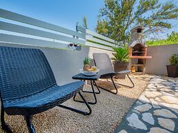 Cosy Apartment in Pag