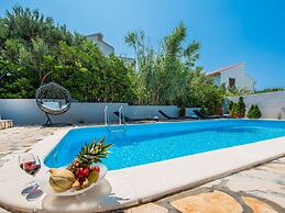 Cosy Apartment in Pag