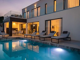 Villa Aristea Comfortable Holiday Residence