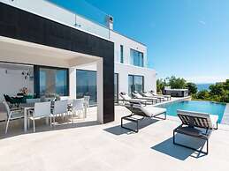 Villa Aristea Comfortable Holiday Residence