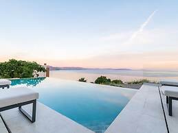 Villa Aristea Comfortable Holiday Residence