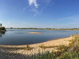 Elbwiesenhaus Modern Retreat