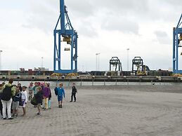 Comfortable Apartment With air Conditioning