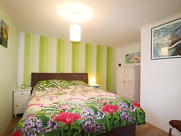 Fine Holiday Home in Donkerbroek