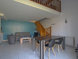 Tasteful Apartment in Comes With Terrace