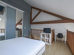 Tasteful Apartment in Comes With Terrace