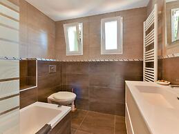 Beautiful Holiday Home With Terrace