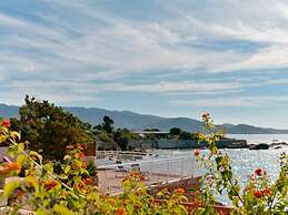 Beautiful Holiday Home With Terrace