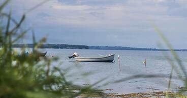 Fordebrise Modern Retreat