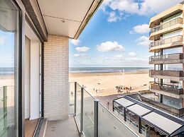 La Digue 302 Located Directly on the Beach