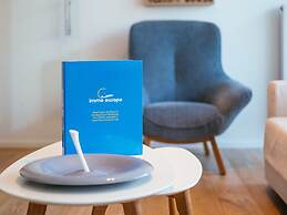 La Digue 302 Located Directly on the Beach