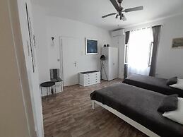 Apartment Regina - Duplex Two Bedroom Apartment