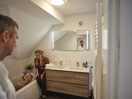 Luxurious Holiday Home With Sauna in Limburg