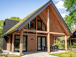 Forest Villa With Hot Tub 6 Persons