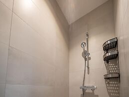 16p Spacious Villa on the Water in Zeewolde