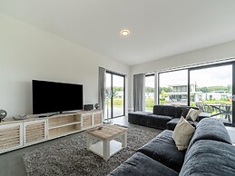 16p Spacious Villa on the Water in Zeewolde