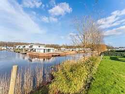 16p Spacious Villa on the Water in Zeewolde