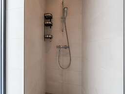 16p Spacious Villa on the Water in Zeewolde