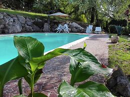 Rustic Pool Villa in Roman Countryside