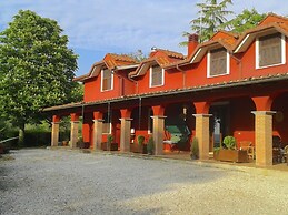 Rustic Pool Villa in Roman Countryside