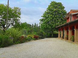 Rustic Pool Villa in Roman Countryside