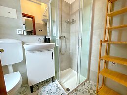 Inviting Apartment by the Beach