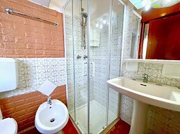 Inviting Apartment by the Beach