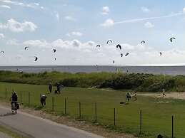 High Geest 4 - Including Many Extras