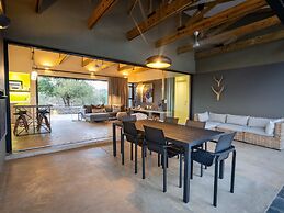 Villa in Hoedspruit With Hot Tub