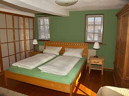Nice Apartment in Weilmunster