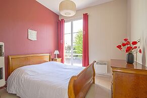 Spacious Holiday Home With Garden Near sea