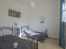 Spacious Holiday Home With Garden Near sea