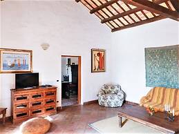 Beautiful Holiday Home in Fulgatore With Swimming Pool