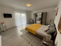 New White Villa, 60 m2, Pool