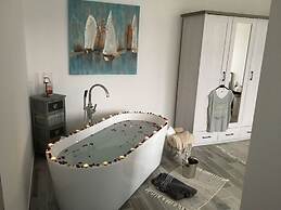 New White Villa, 60 m2, Pool