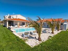 New White Villa, 60 m2, Pool