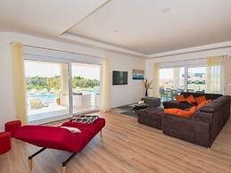 New White Villa, 60 m2, Pool