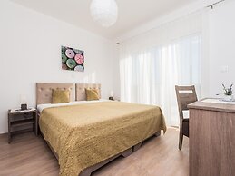 Stylish Villa With Private Pool and Terrace
