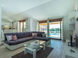 Villa Monteci Comfortable Holiday Residence